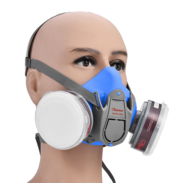 Half Respirator with Carbon Filters GM2000