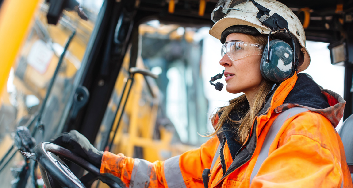 jay081480_77365_a_woman_in_high-visibility_working_on_a_constru_0118b687-6584-470f-af44-8a20803fb42f.png