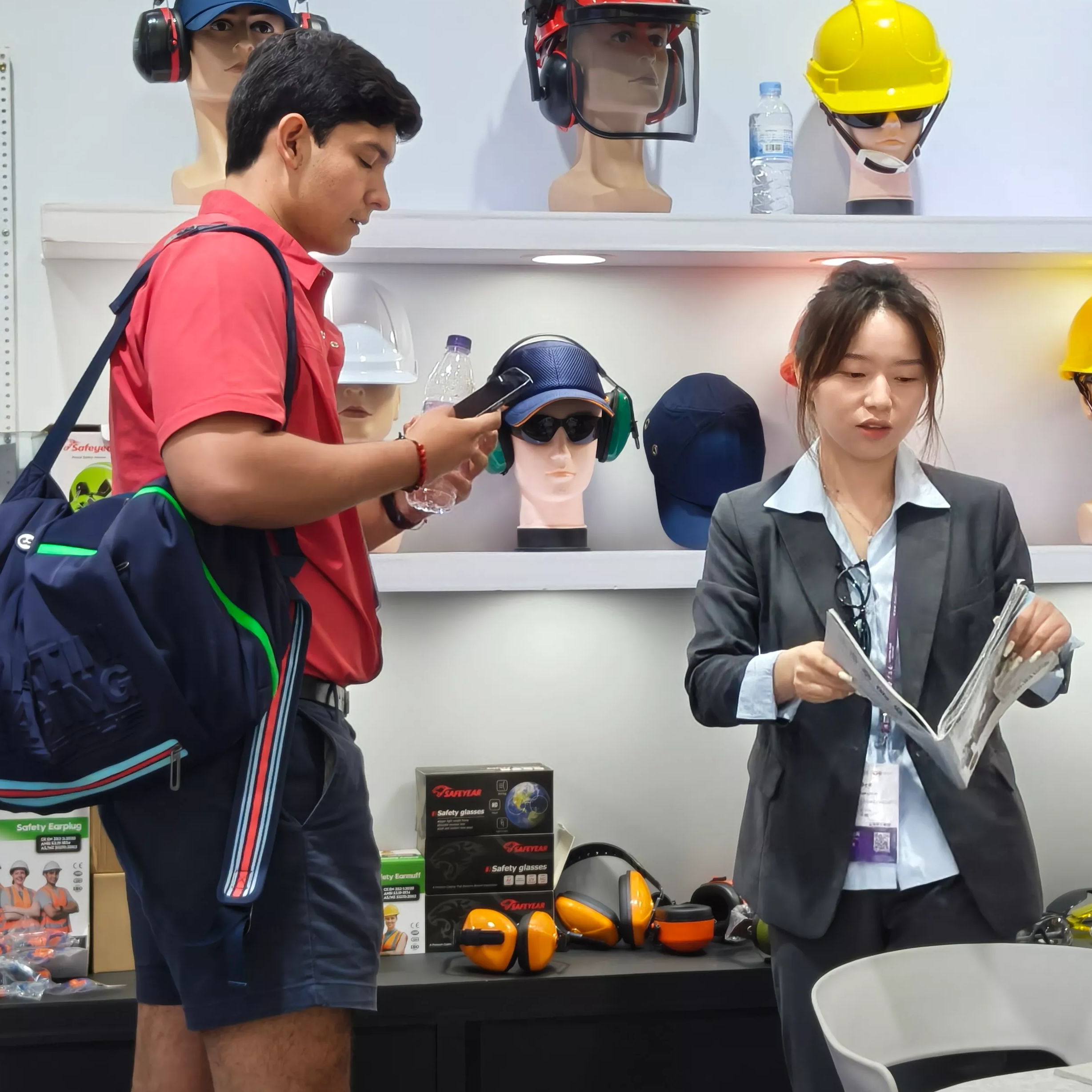 [Live at the Canton Fair] Crowded Booth, Global Buyers, and Next-Level Safety Gear